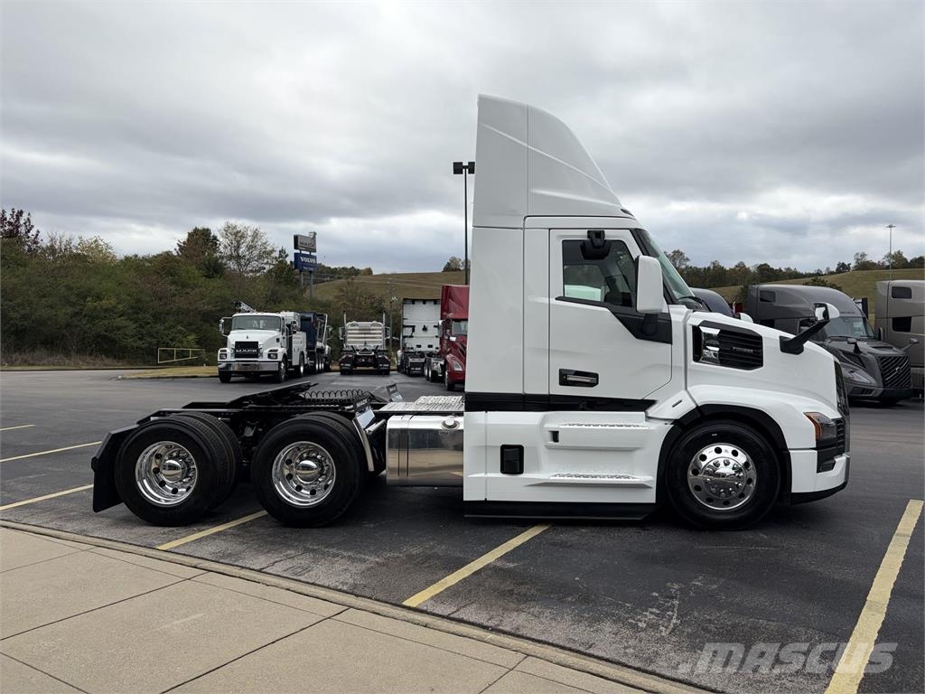 Mack PR64T Truck Tractor Units