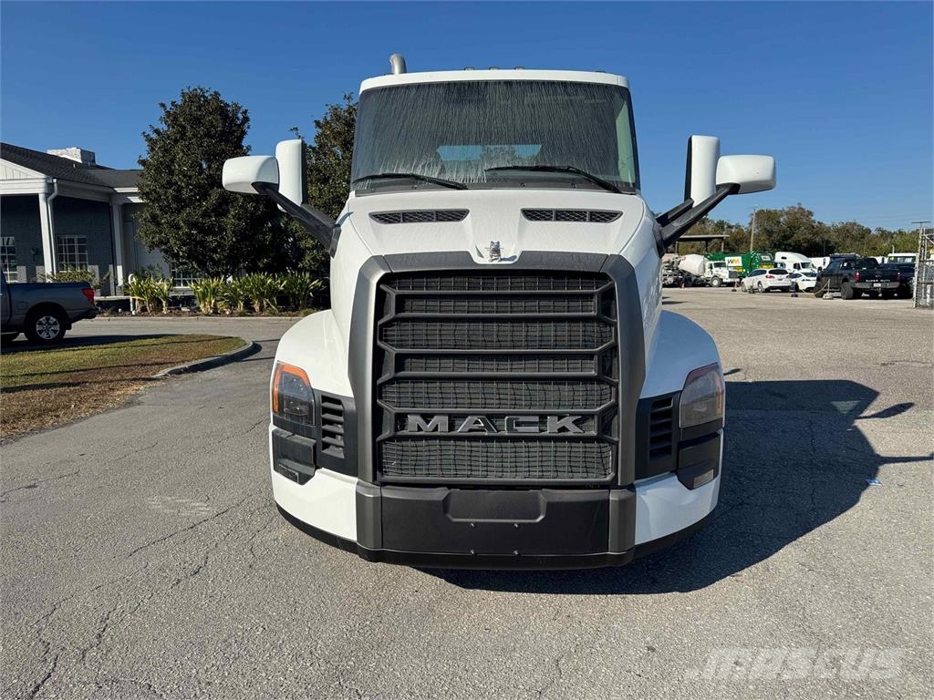 Mack PR64T Truck Tractor Units