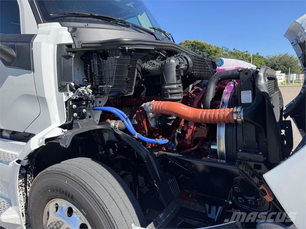 Mack PR64T Truck Tractor Units