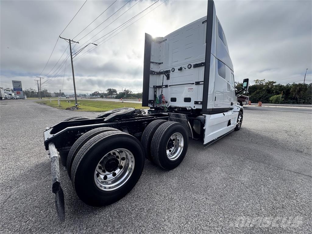 Mack PR64T Truck Tractor Units