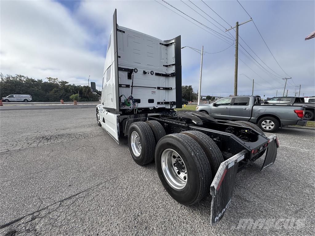 Mack PR64T Truck Tractor Units