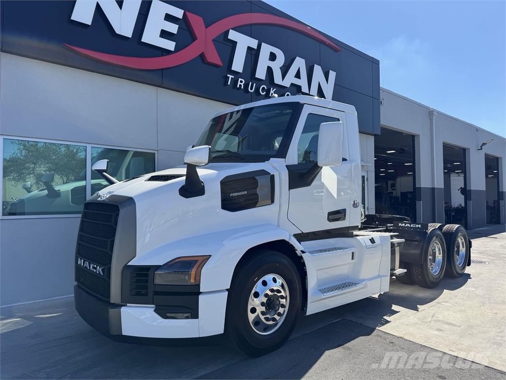 Mack PR64T Truck Tractor Units