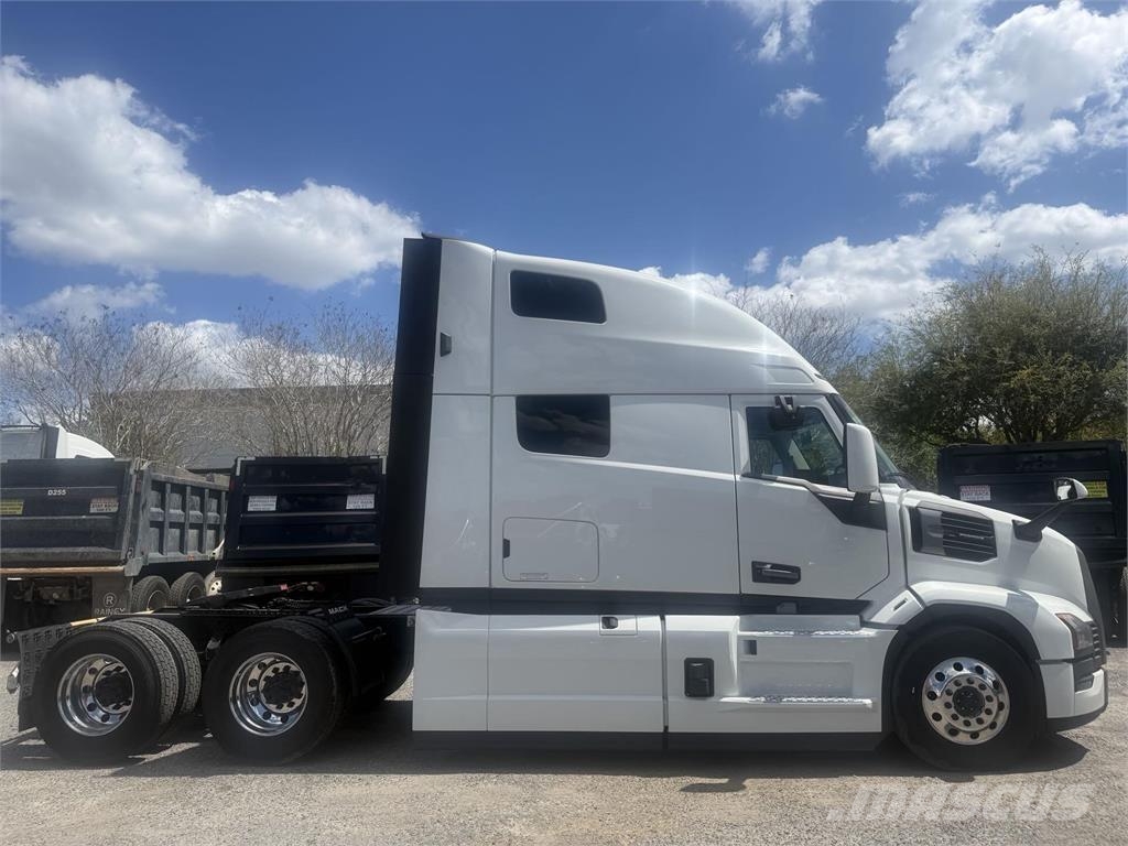 Mack PR64T 曳引機組件