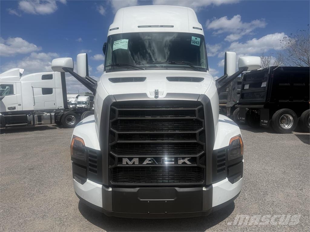 Mack PR64T 曳引機組件
