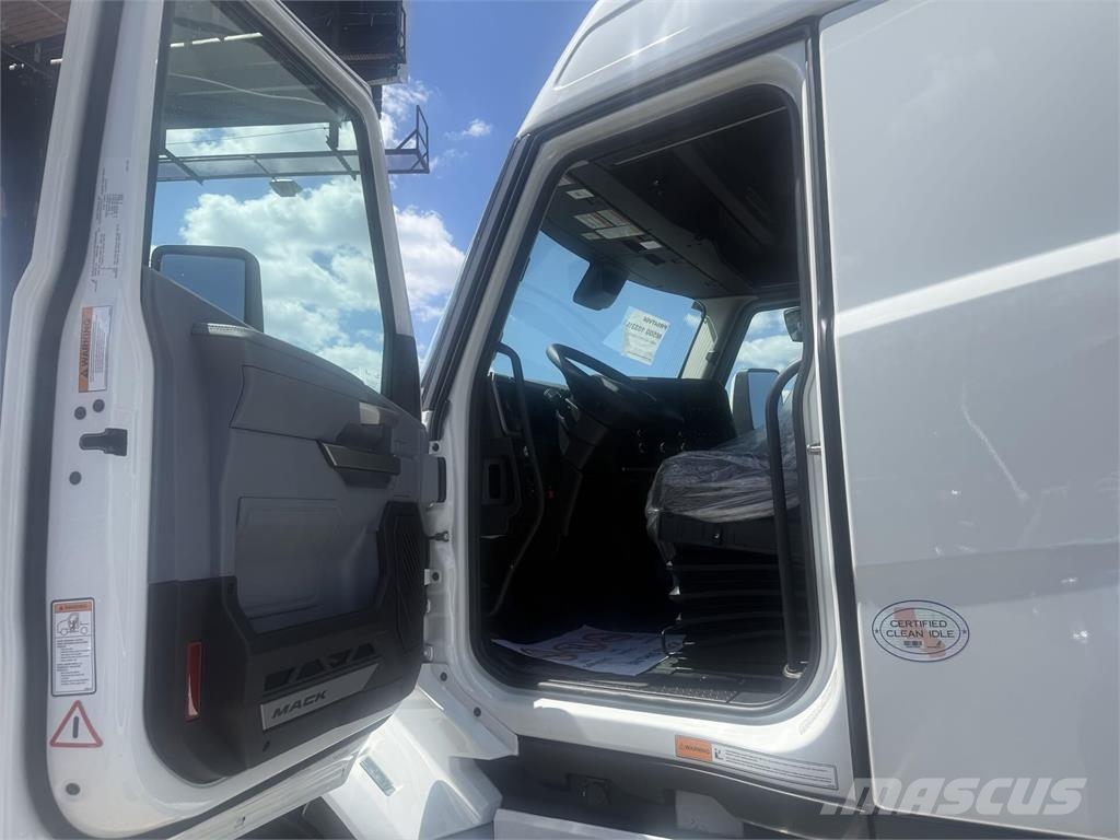 Mack PR64T 曳引機組件