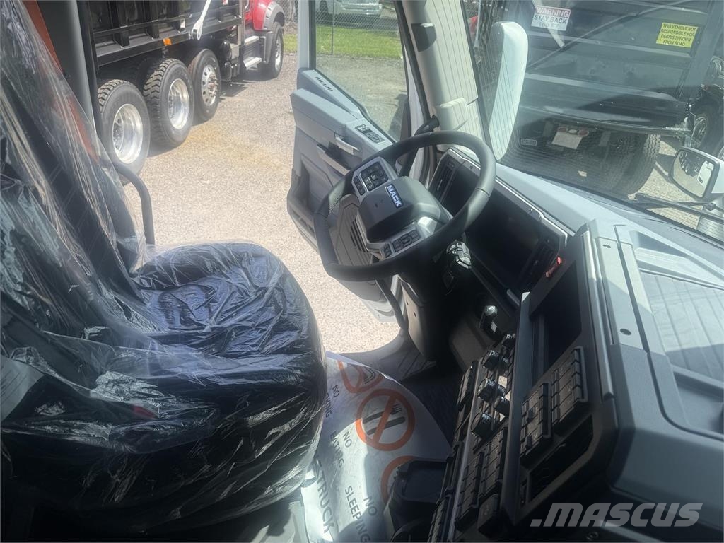 Mack PR64T 曳引機組件