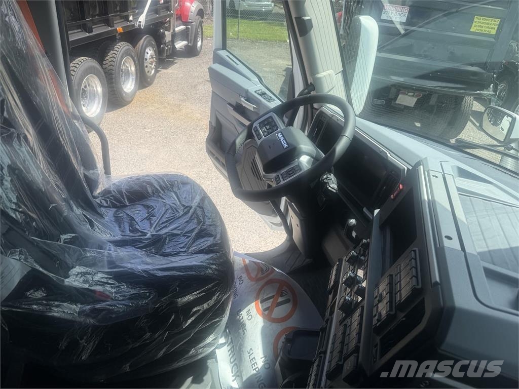 Mack PR64T 曳引機組件