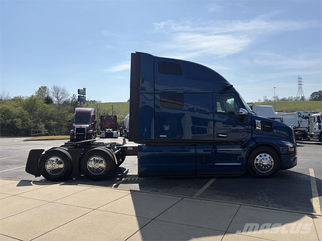 Mack PR64T Truck Tractor Units