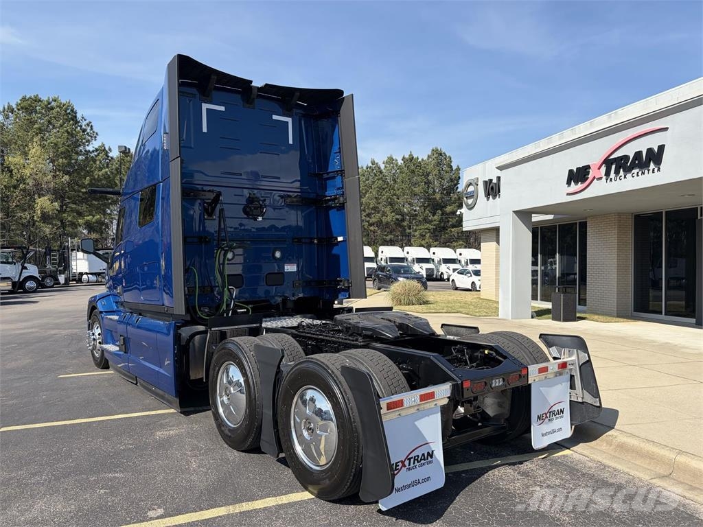 Mack PR64T Truck Tractor Units