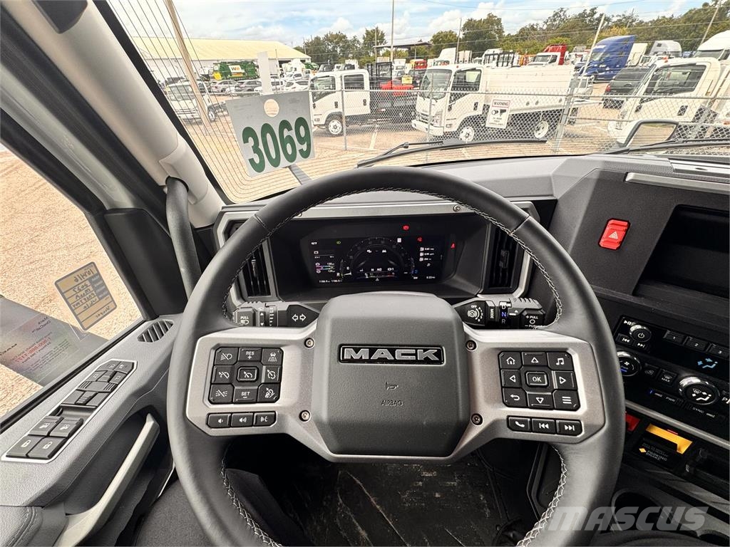 Mack PR64T Cavalos mecânicos
