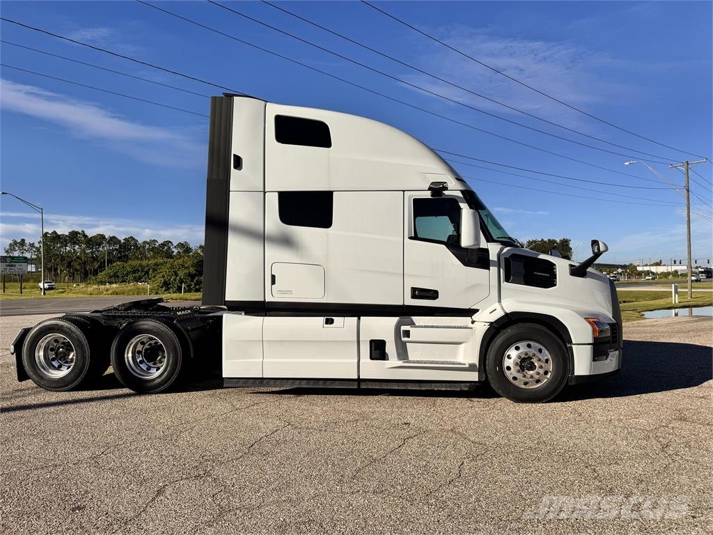 Mack PR64T Cavalos mecânicos