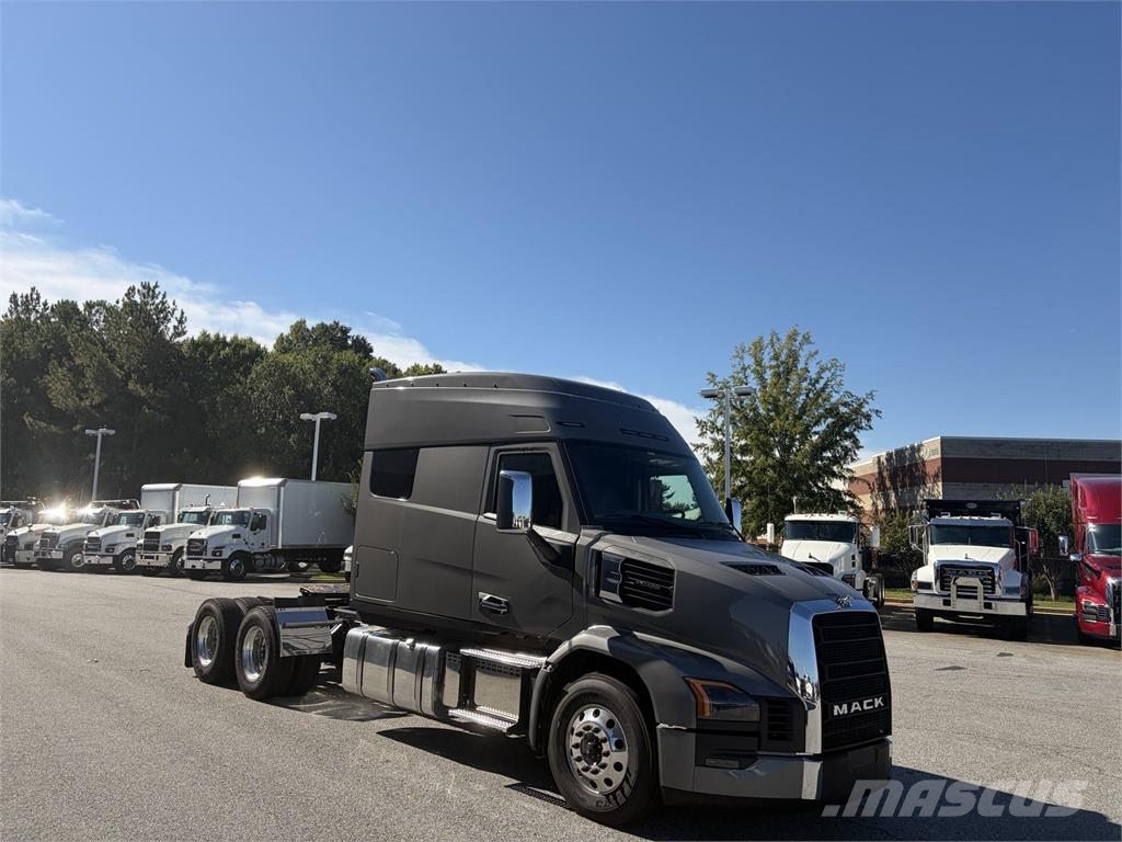 Mack PR64T Autotractoare