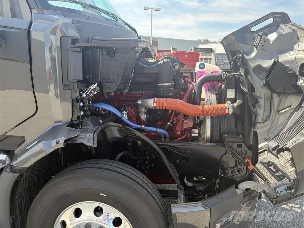 Mack PR64T 中古トラクターヘッド | トレーラーヘッド