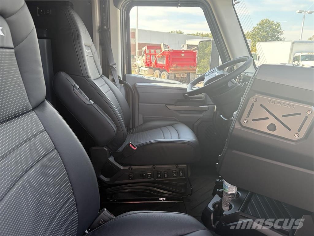 Mack PR64T 中古トラクターヘッド | トレーラーヘッド
