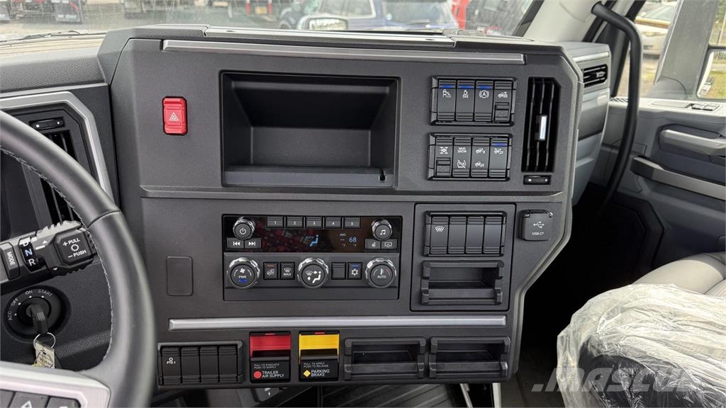 Mack PR64T Truck Tractor Units