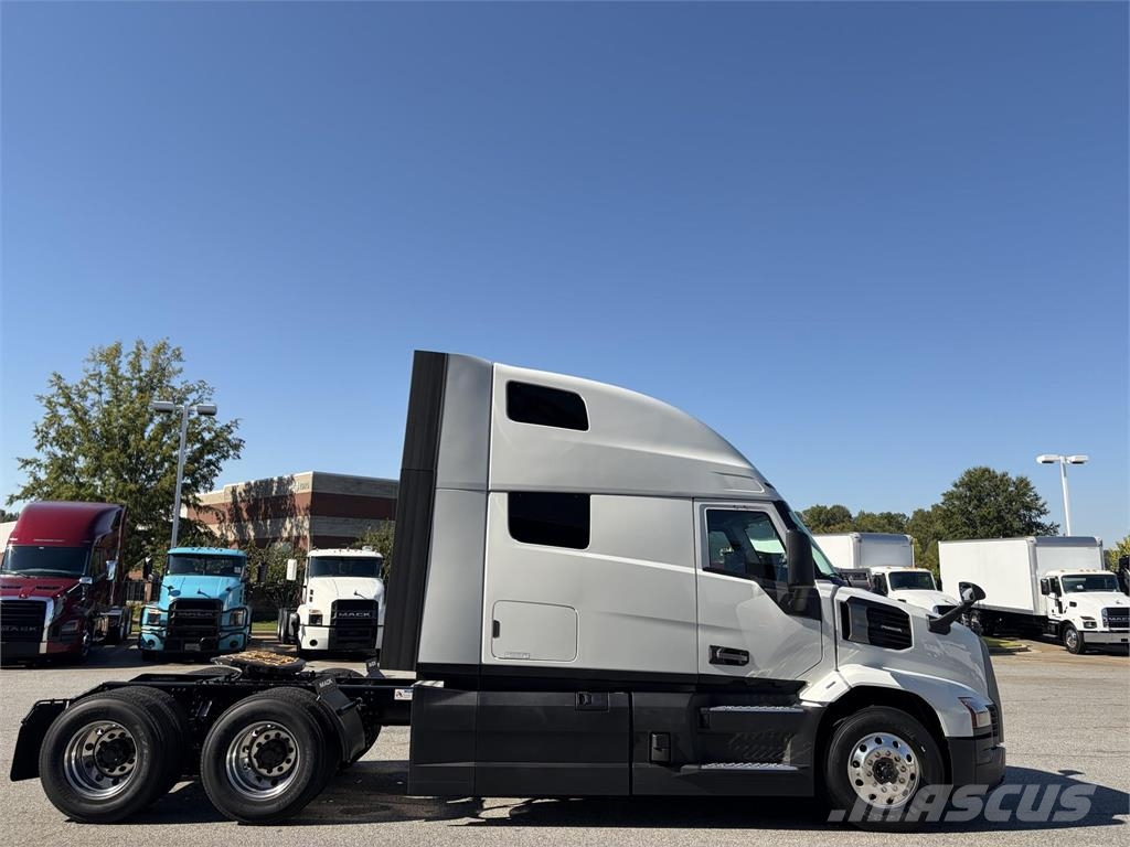 Mack PR64T Sattelzugmaschinen