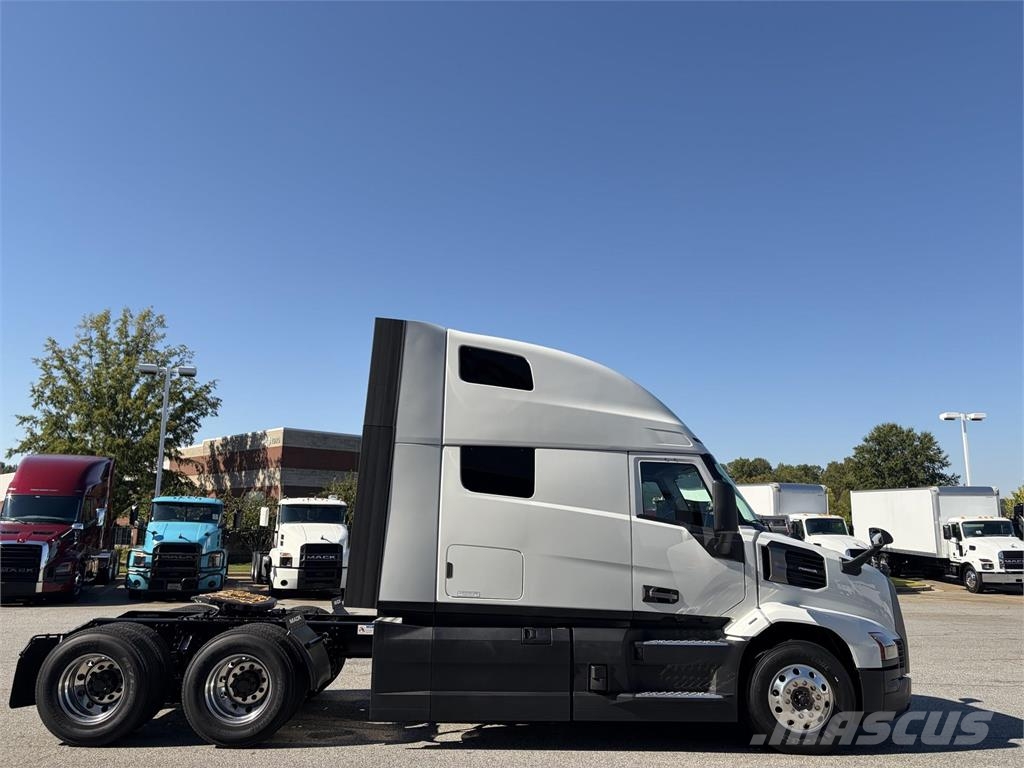 Mack PR64T Sattelzugmaschinen