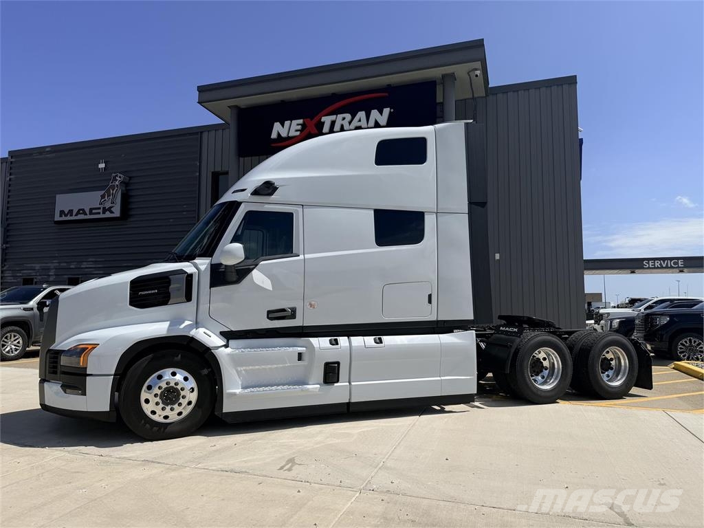 Mack PR64T 76 HIGH SLEEPER Truck Tractor Units