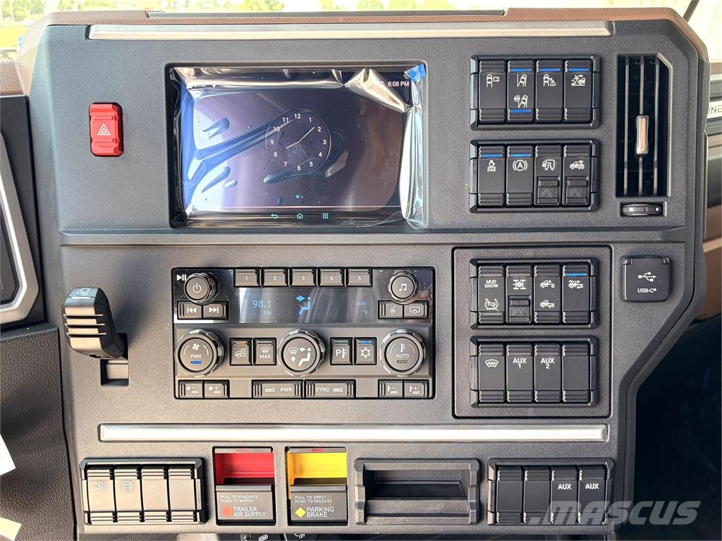 Mack PR64T 76 HIGH SLEEPER وحدات الجر