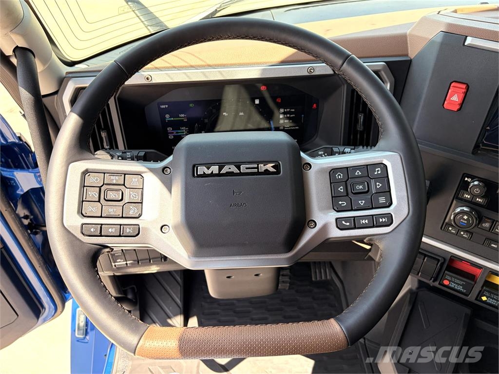Mack PR64T 76 HIGH SLEEPER وحدات الجر