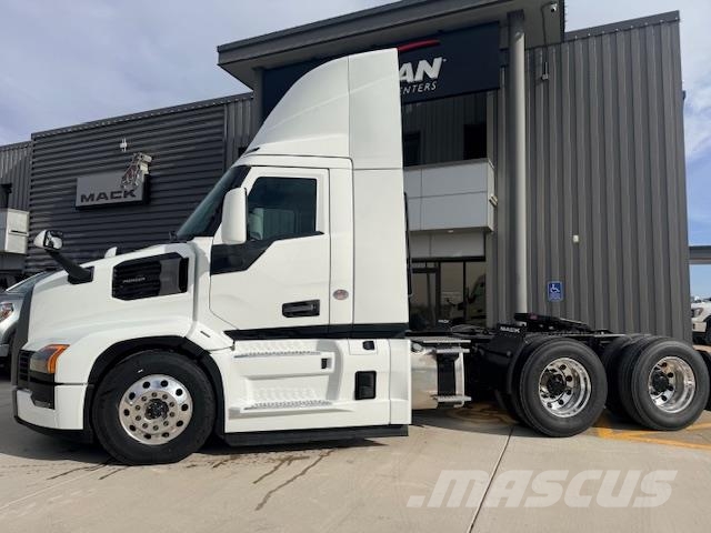 Mack PR64T DAYCAB Truck Tractor Units