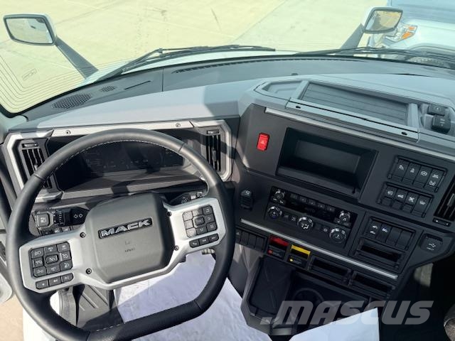 Mack PR64T DAYCAB Truck Tractor Units