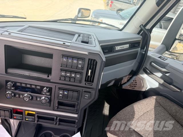 Mack PR64T DAYCAB Truck Tractor Units