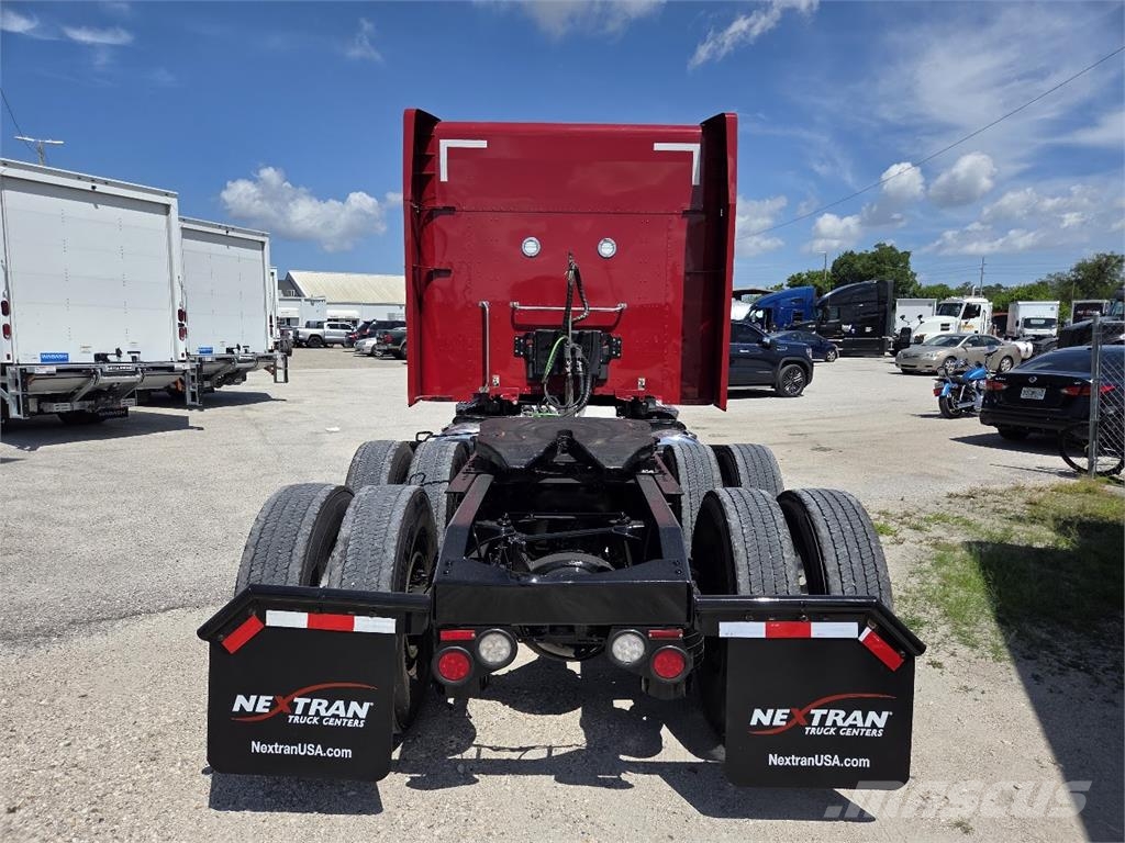 Peterbilt 579 Prime Movers