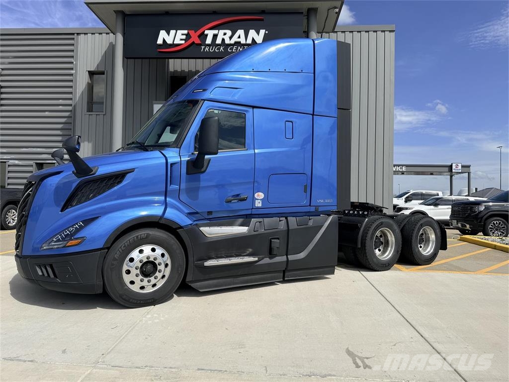 Volvo NEW VNL64T440 Cabezas tractoras