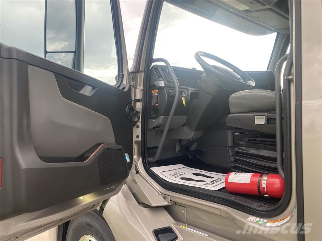 Volvo VN Trekkers
