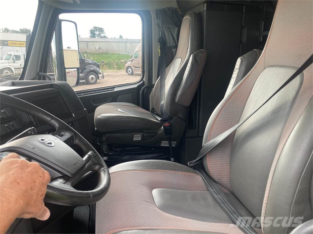 Volvo VN Trekkers