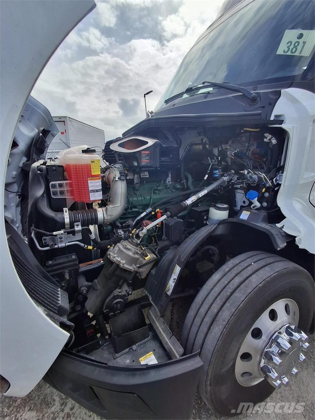Volvo VNL64T300 Vlačilci