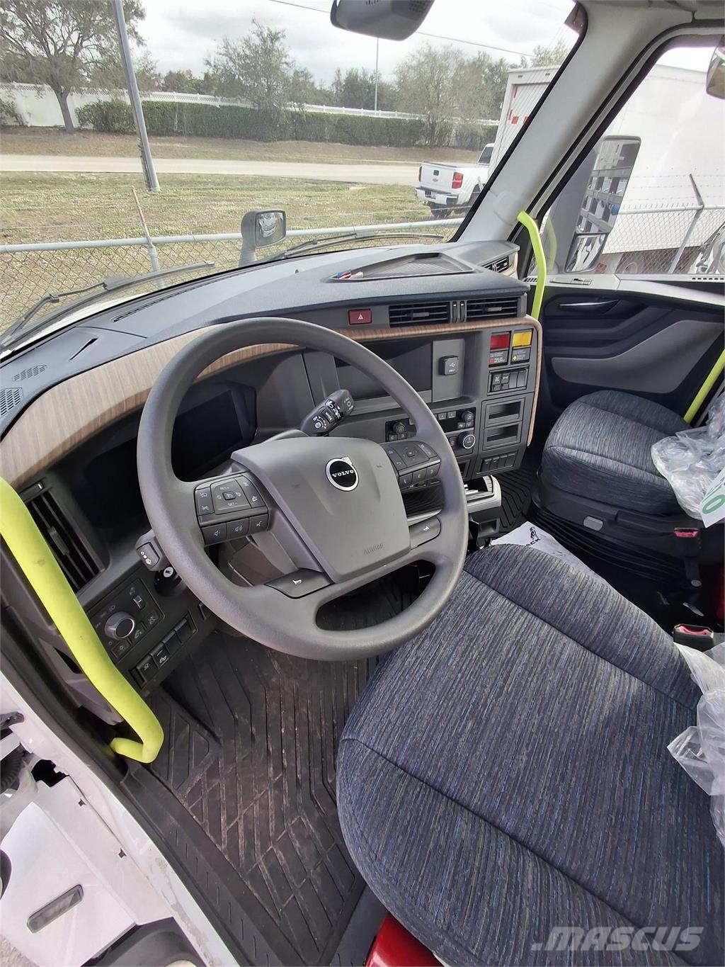 Volvo VNL64T300 Vlačilci