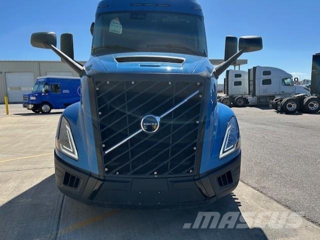Volvo VNL64T440 Trekkers