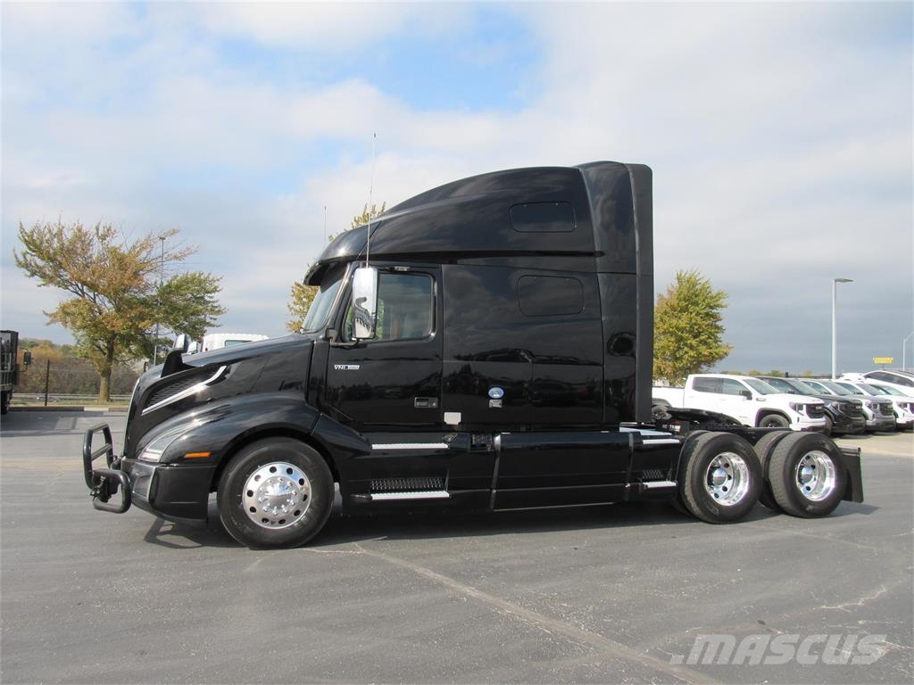 Volvo VNL64T760 中古トラクターヘッド | トレーラーヘッド