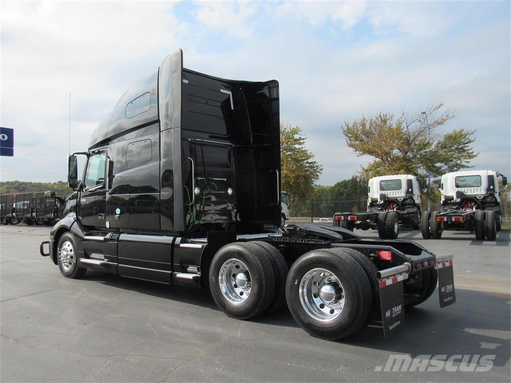 Volvo VNL64T760 中古トラクターヘッド | トレーラーヘッド