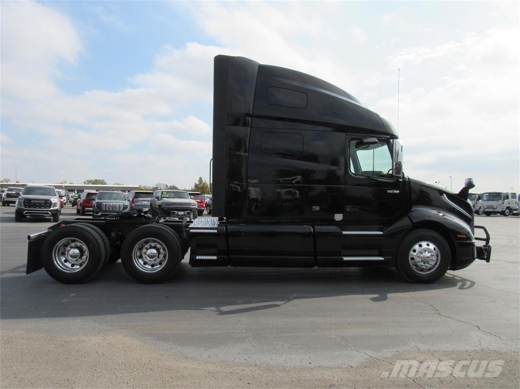 Volvo VNL64T760 中古トラクターヘッド | トレーラーヘッド