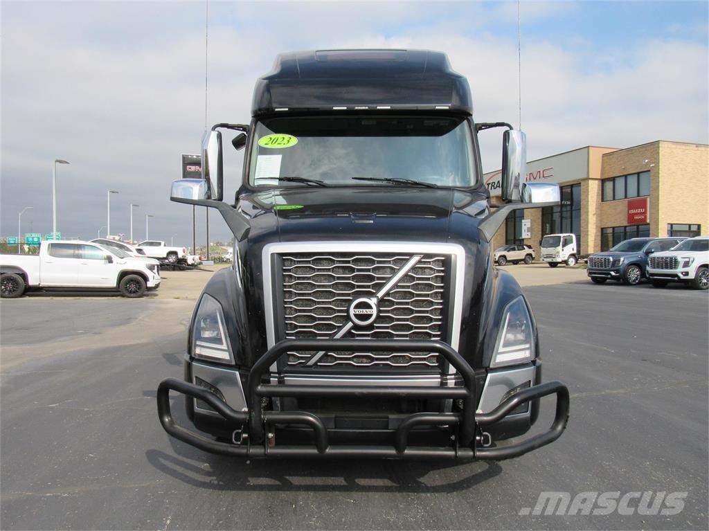Volvo VNL64T760 中古トラクターヘッド | トレーラーヘッド