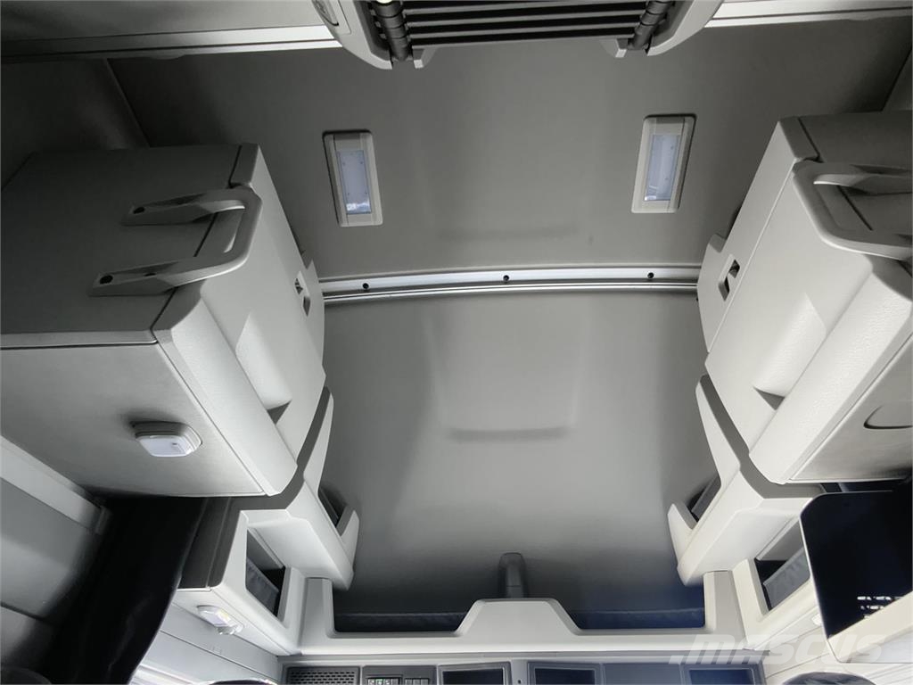 Volvo VNL64T860 Тягачі