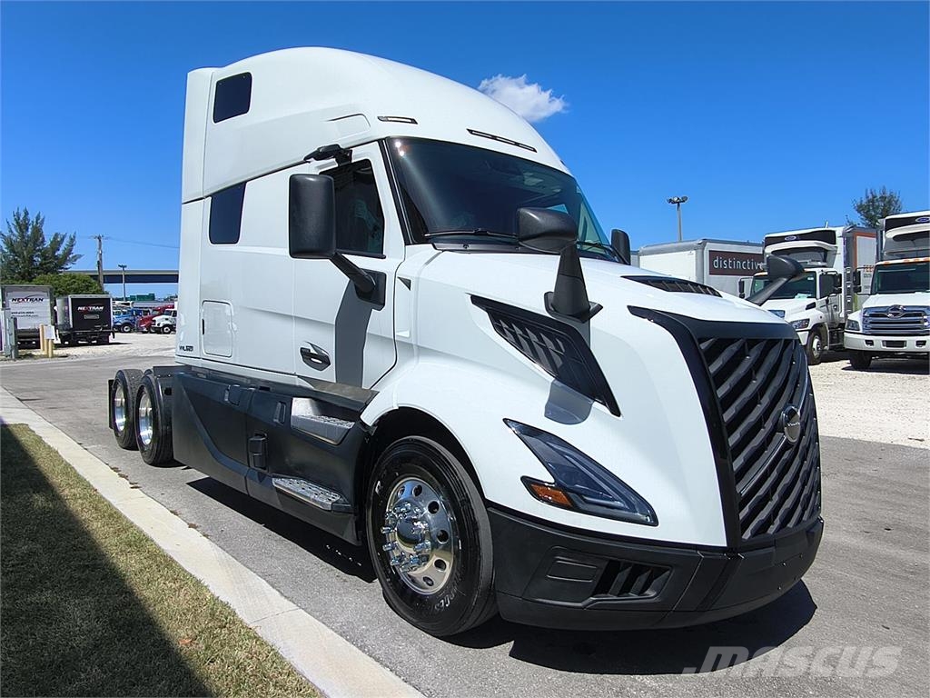 Volvo VNL64T860 Tractor Units