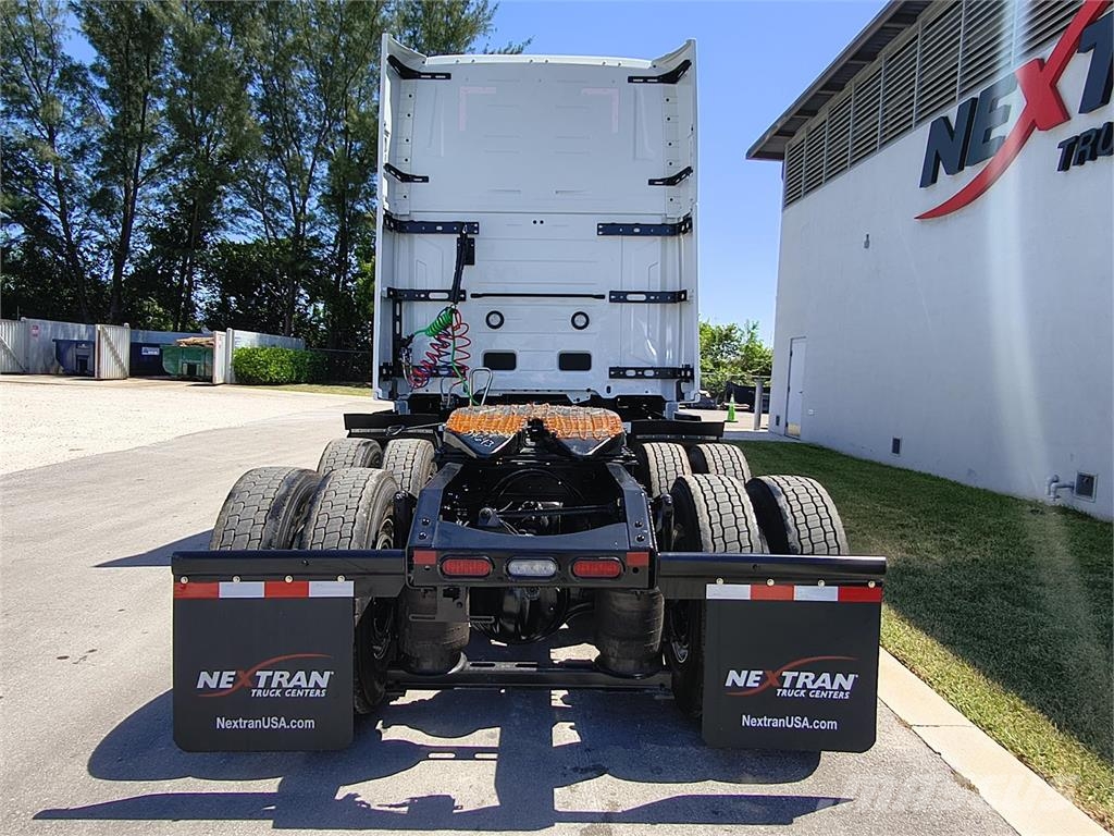 Volvo VNL64T860 Tractor Units