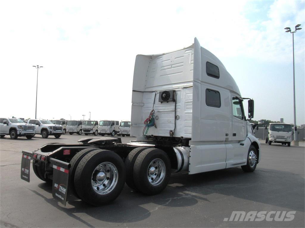 Volvo VNL64T860 Tractor Units
