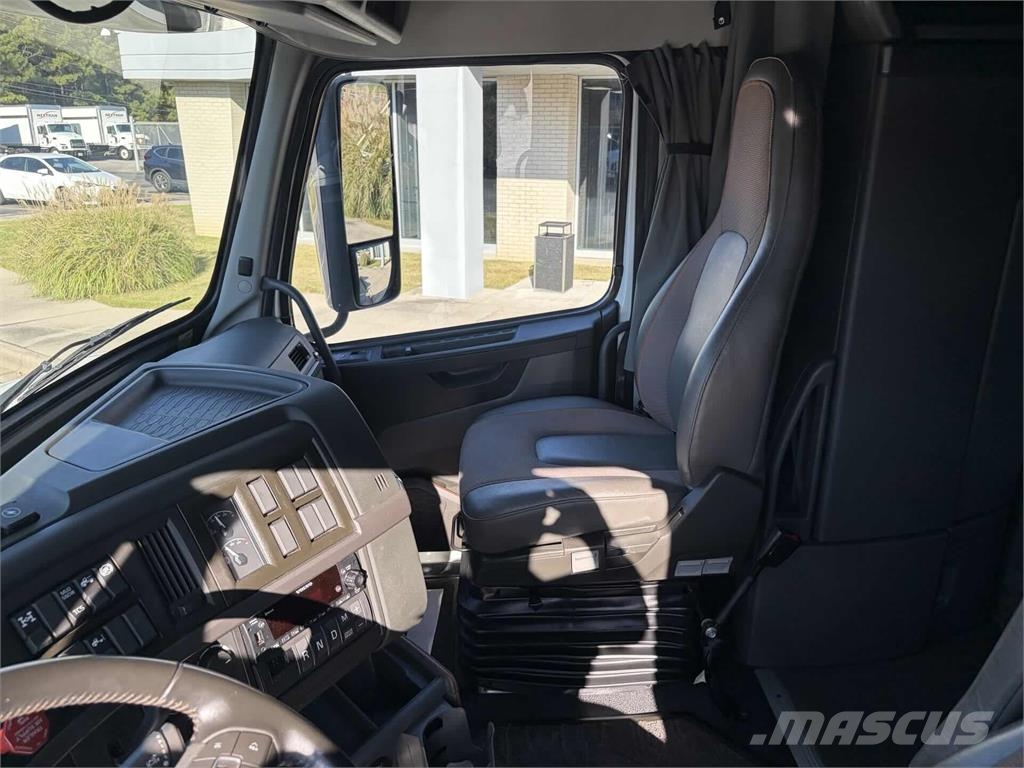 Volvo VNL64T860 Sadulveokid