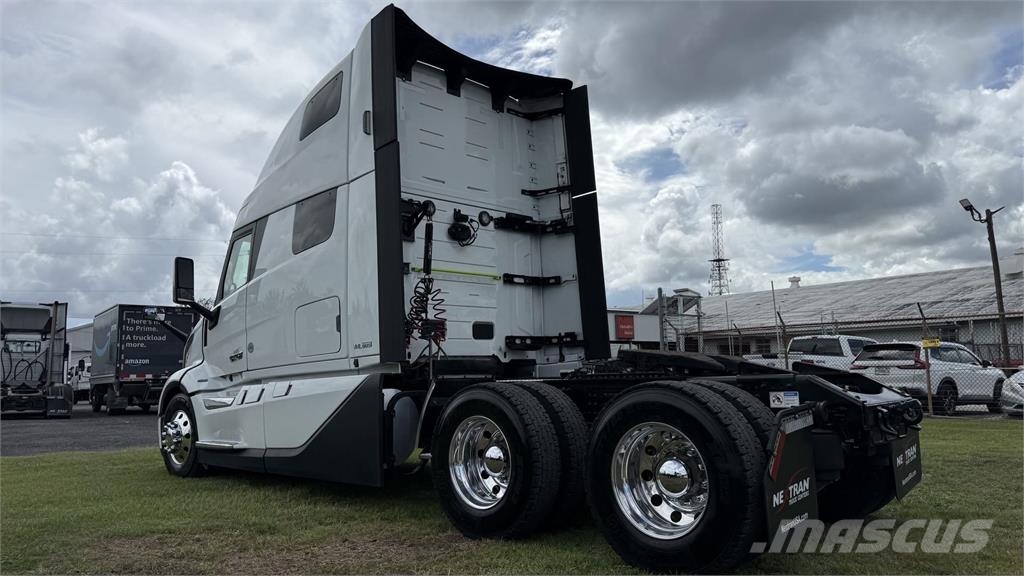 Volvo VNL64T860 Tractor Units