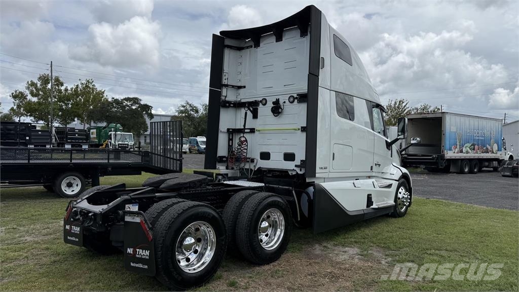 Volvo VNL64T860 Tractor Units