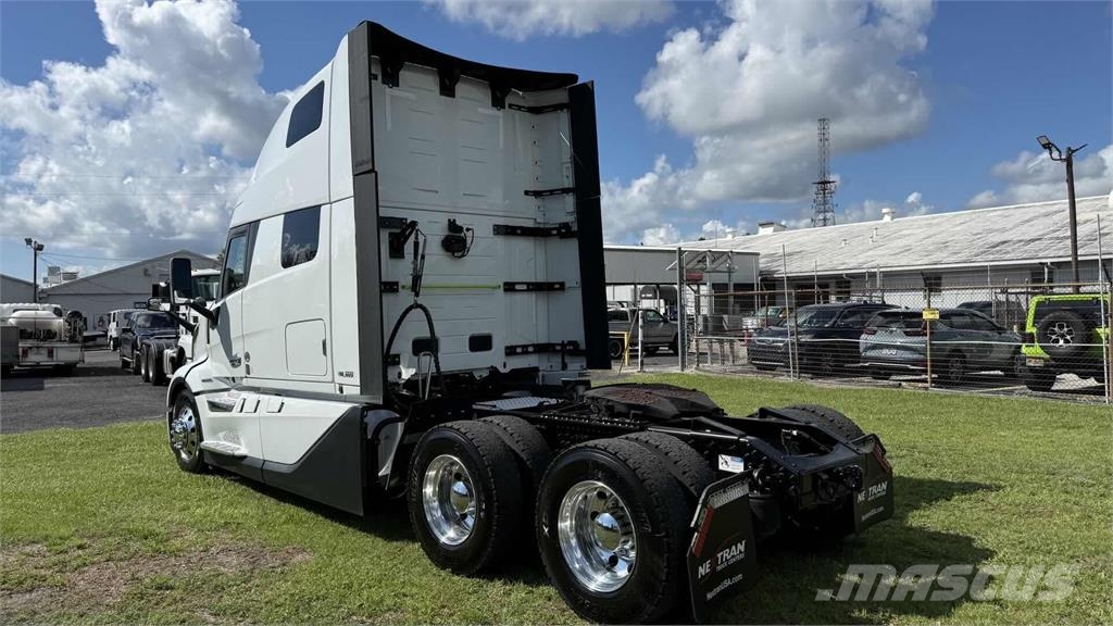 Volvo VNL64T860 Tractor Units