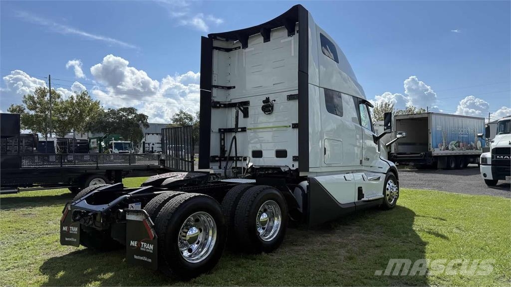 Volvo VNL64T860 Tractor Units