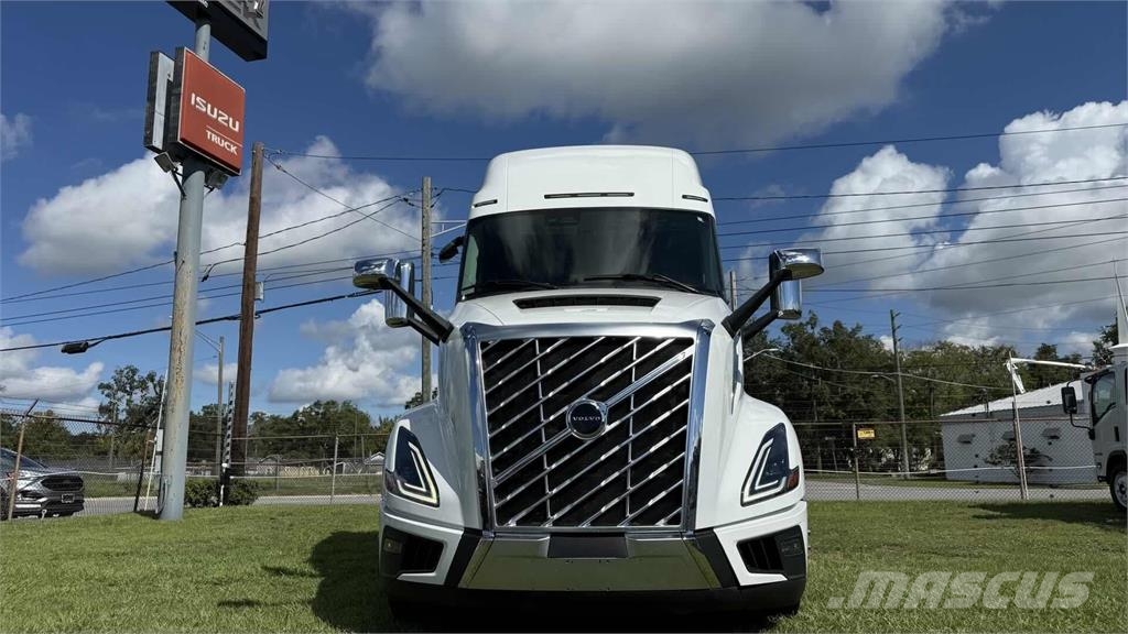 Volvo VNL64T860 Tractor Units