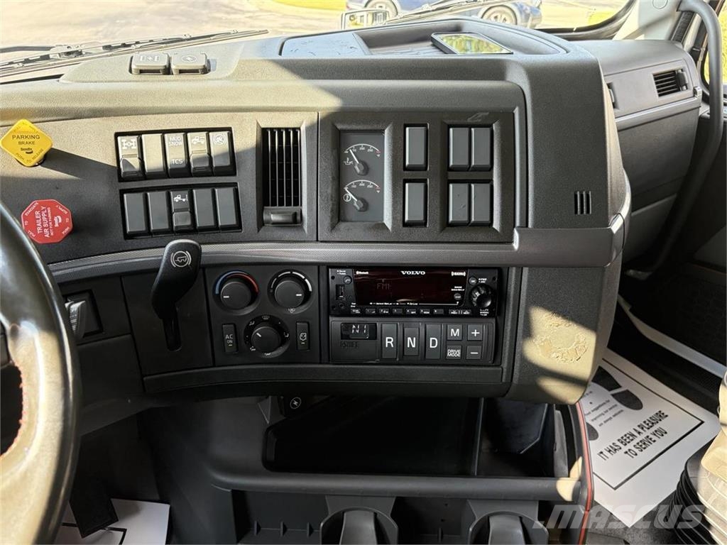 Volvo VNL64T860 Vilcēji