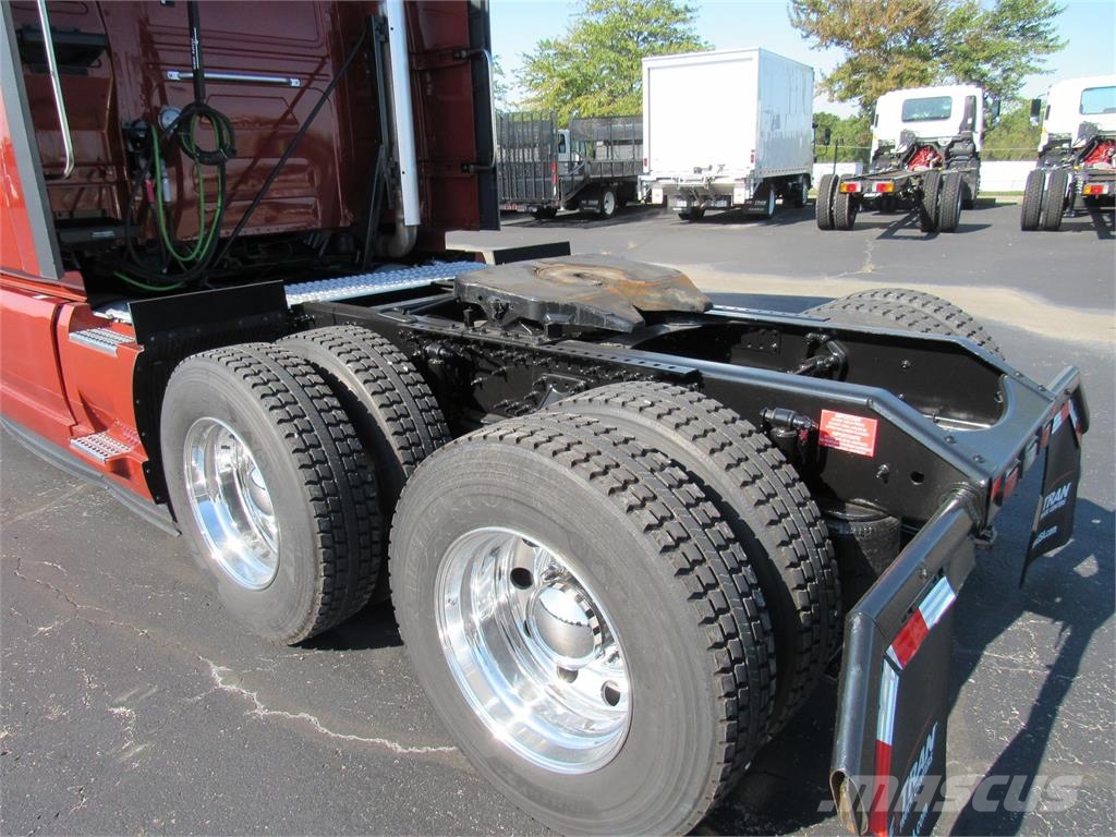 Volvo VNL64T860 Tractor Units